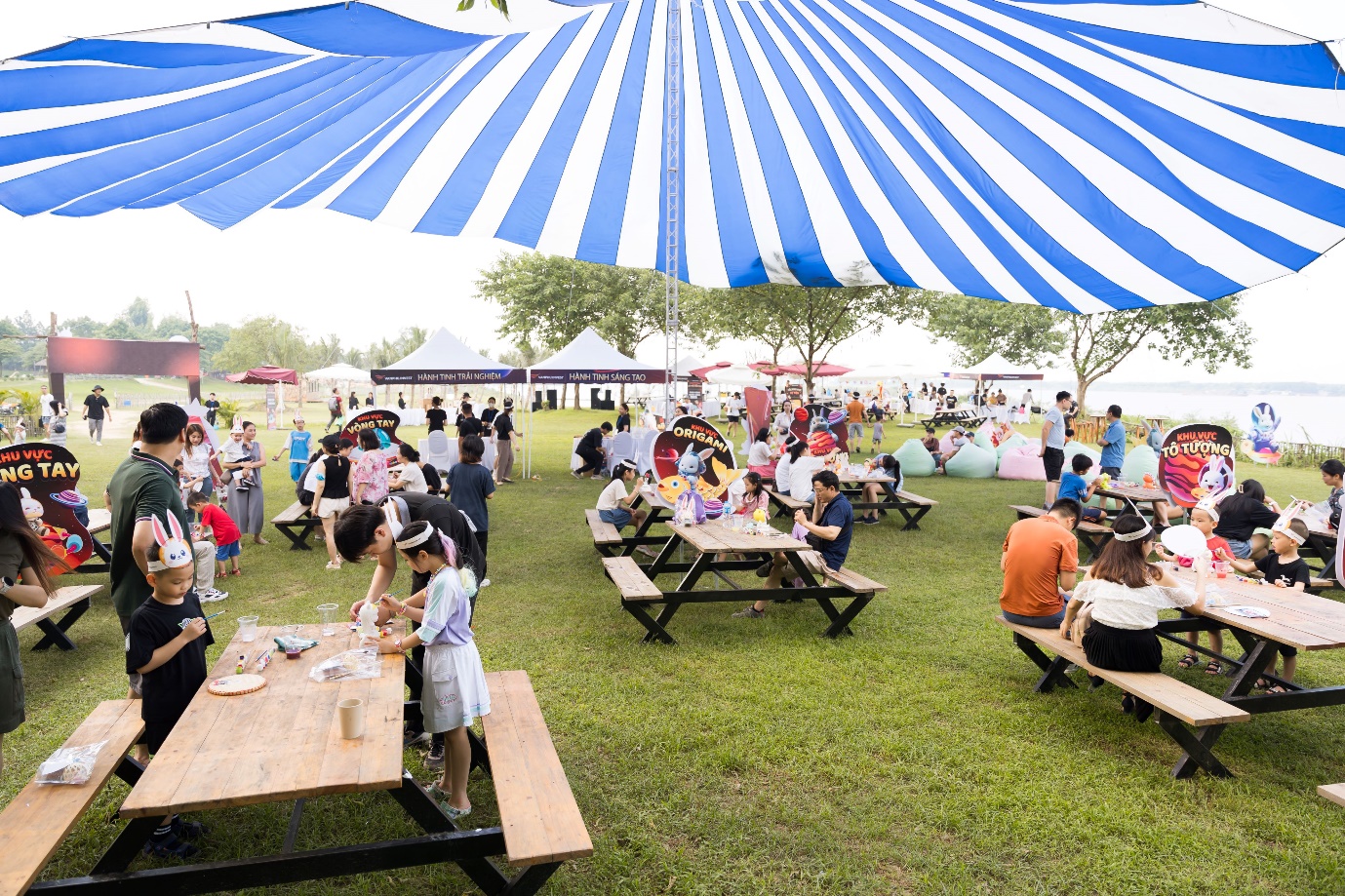 Gần 300 CBNV và gia đình CBNV tham gia chương trình ngày hội gia đình Văn Phú - Invest