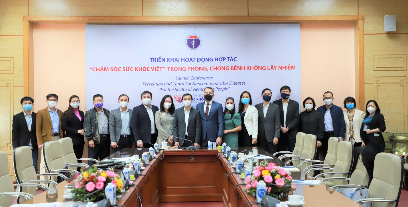 Lễ ký kết triển khai dự án Chăm sóc sức khỏe Việt do GS.TS Trần Văn Thuấn – Thứ trưởng Bộ Y tế chủ trì (năm 2021)