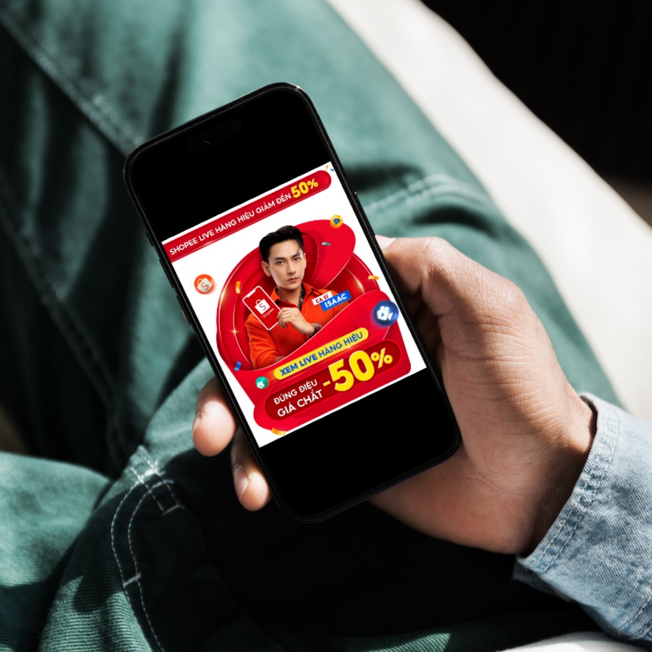 Đặc biệt, người dùng còn được tiếp cận vô số deal độc quyền giảm thẳng 50% khi theo dõi các phiên livestream được phát sóng đều đặn trên Shopee Live trong khuôn khổ siêu sale 10.10.