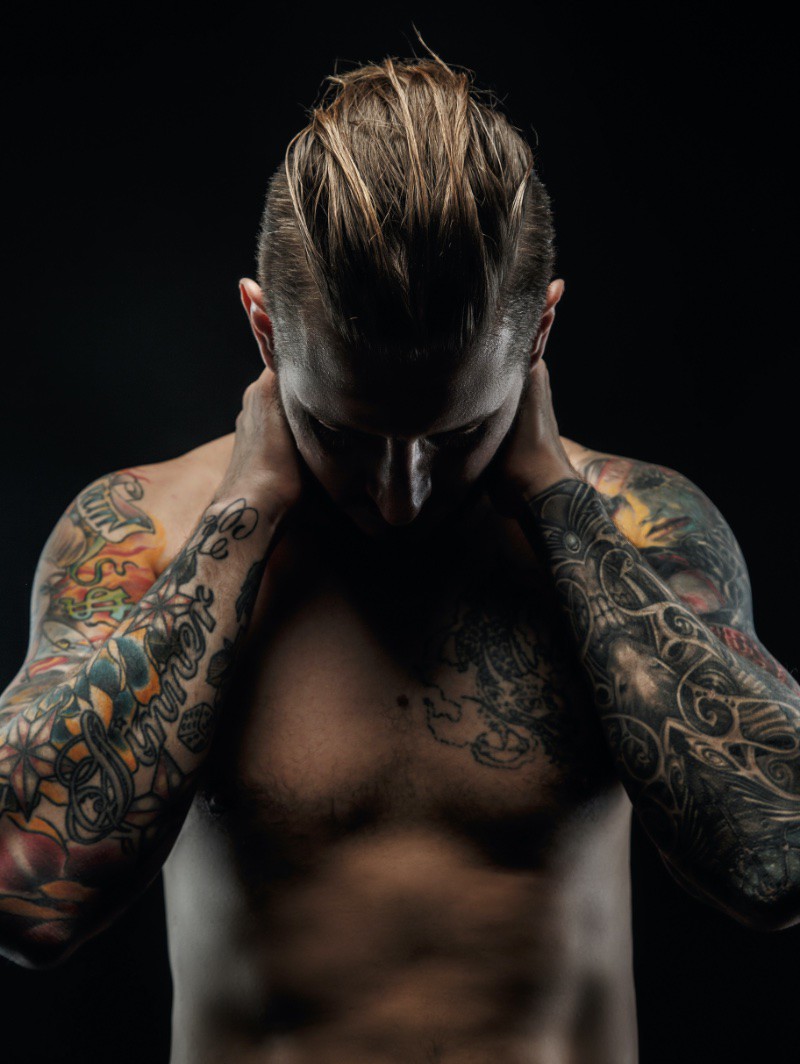 Màu sắc đóng một vai trò quan trọng trong thiết kế và tuổi thọ của hình xăm. 