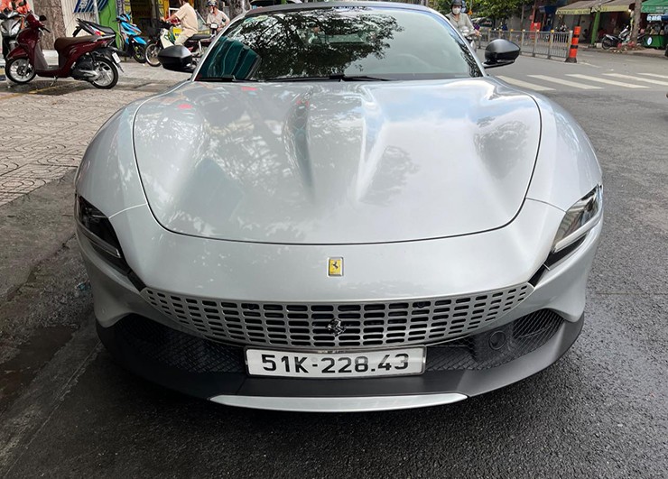 Ferrari Roma hơn 20 tỷ của ông Đặng Lê Nguyên Vũ bất ngờ &#34;xuống phố&#34; - 3