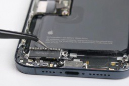 Tháo tung iPhone 15 Pro Max phát hiện những điều thú vị