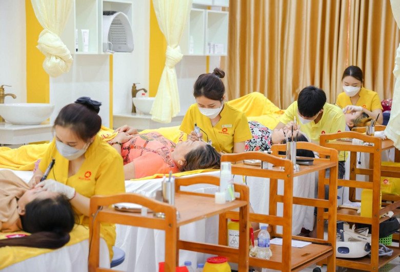 Thẩm mỹ Viện Ngọc Hường luôn phục vụ khách hàng bằng cả trái tim