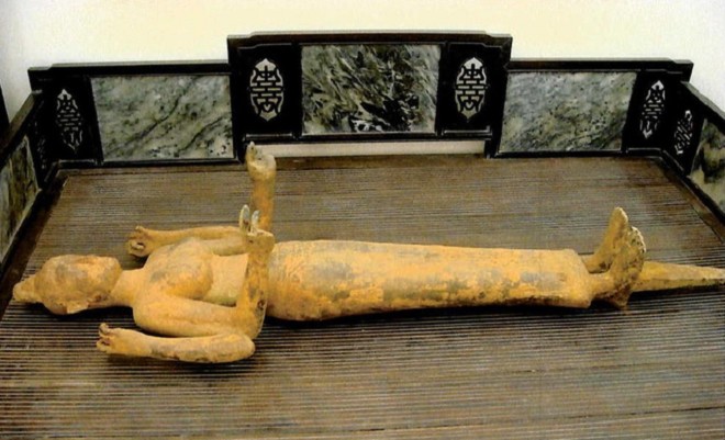 Tượng Nữ thần Durga bốn tay. Ảnh: Website Bộ Nội vụ Mỹ.