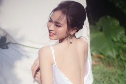 Thời trang - Nữ MC quê Nghệ An từng đi thi hoa hậu, ăn mặc gợi cảm có chừng mực khi rời truyền hình