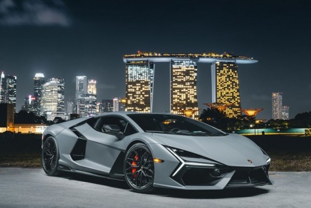 Siêu xe Lamborghini Revuelto có mặt tại thị trường châu Á, có giá bán hơn 43 tỷ đồng