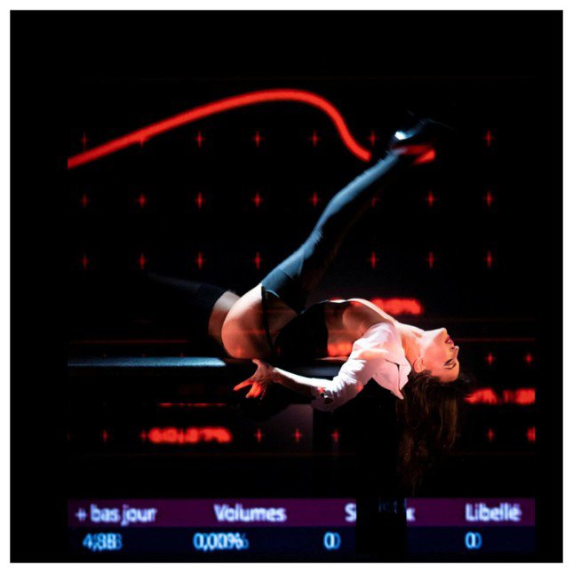 Sân khấu Crisis, What Crisis?.