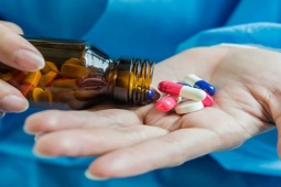 Sức khỏe đời sống - Cô gái trẻ sốc phản vệ vì tự ý dùng thuốc “trị” đau bụng