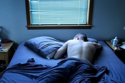 Đàn ông - 2 thực phẩm "ru" chàng vào giấc ngủ ngon