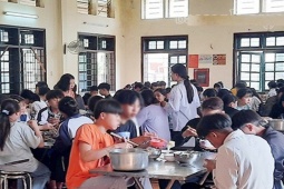 Tin tức trong ngày - Tin tức 24h qua: Nguyên nhân nhân viên bếp ăn bỏ thuốc diệt côn trùng vào thức ăn của học sinh