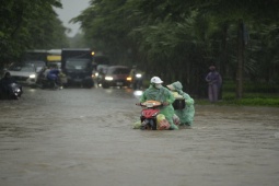 Tin tức trong ngày - Mưa to dồn dập ở Bắc Bộ và Bắc Trung Bộ còn kéo dài đến khi nào?