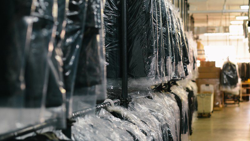 Trang phục nam giới: Bí quyết bảo quản cho tủ quần áo bền lâu - 4