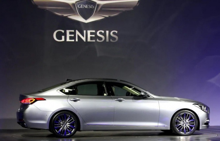 Hyundai Genesis sedan 5.0 2016 có giá 432 - 480 triệu đồng. Ảnh: Motorbiscuit.