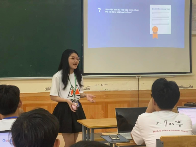 Hè 2023, Ngân Hà trở lại trường hè MaSSP với vai trò người hướng dẫn (mentor) môn Toán.