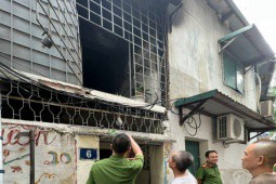 Thưởng ‘nóng’ 8 cá nhân trong vụ hướng dẫn, cứu 3 người thoát ‘cửa tử’ ở Hà Nội