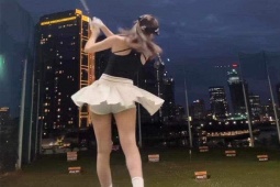 Thời trang - Sự cố trang phục trên sân golf: "Nạn nhân" mới nhất là mỹ nữ quê Thanh Hóa này