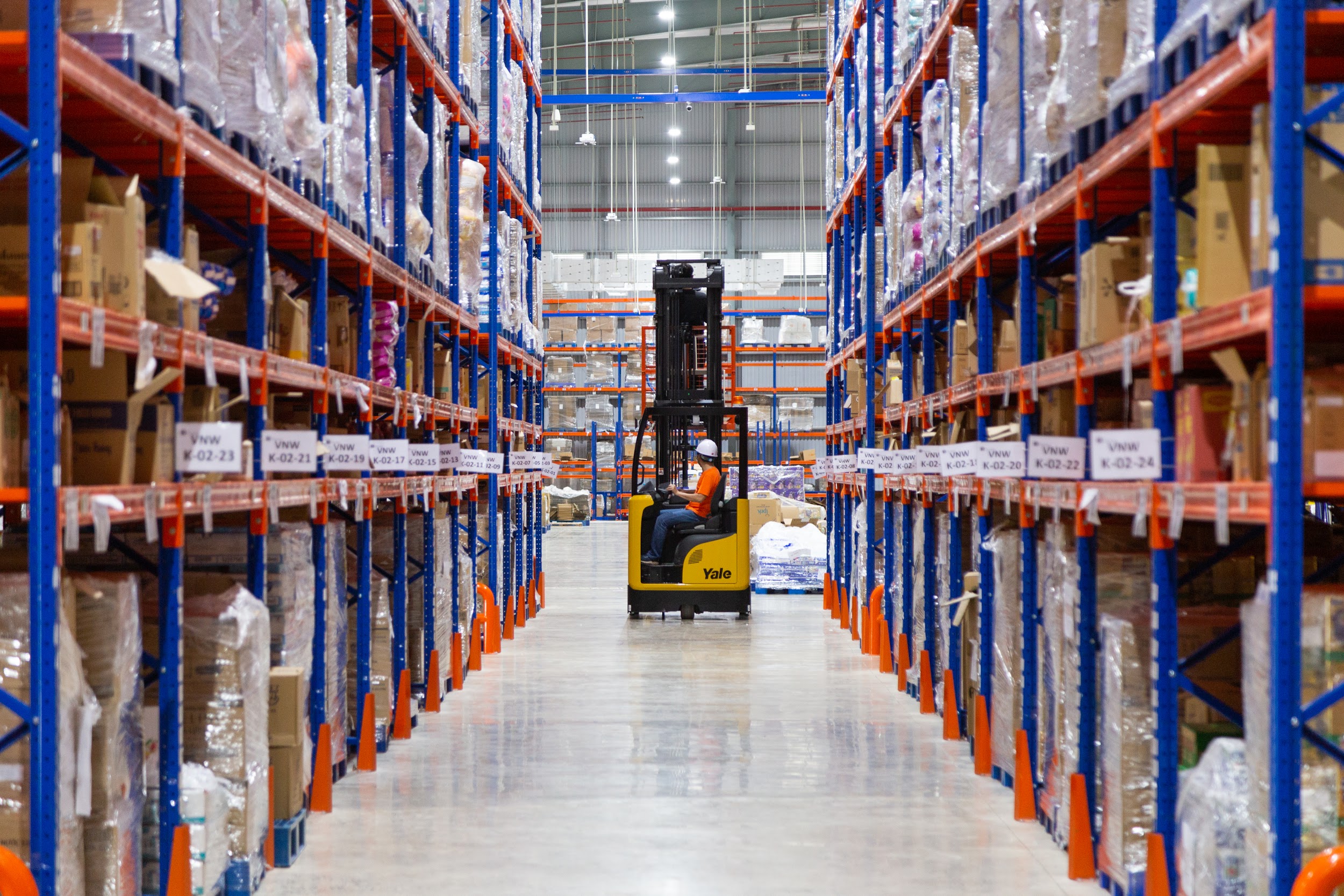 Tăng sức nóng cuộc đua giao vận với sự xuất hiện của trung tâm phân loại rộng 100.000 m2 - 2