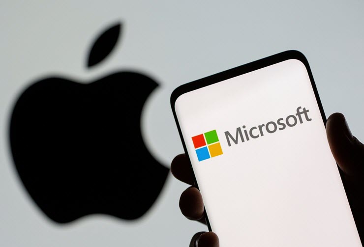 Microsoft và Apple từng bàn tính về việc đưa Bing lên iPhone.