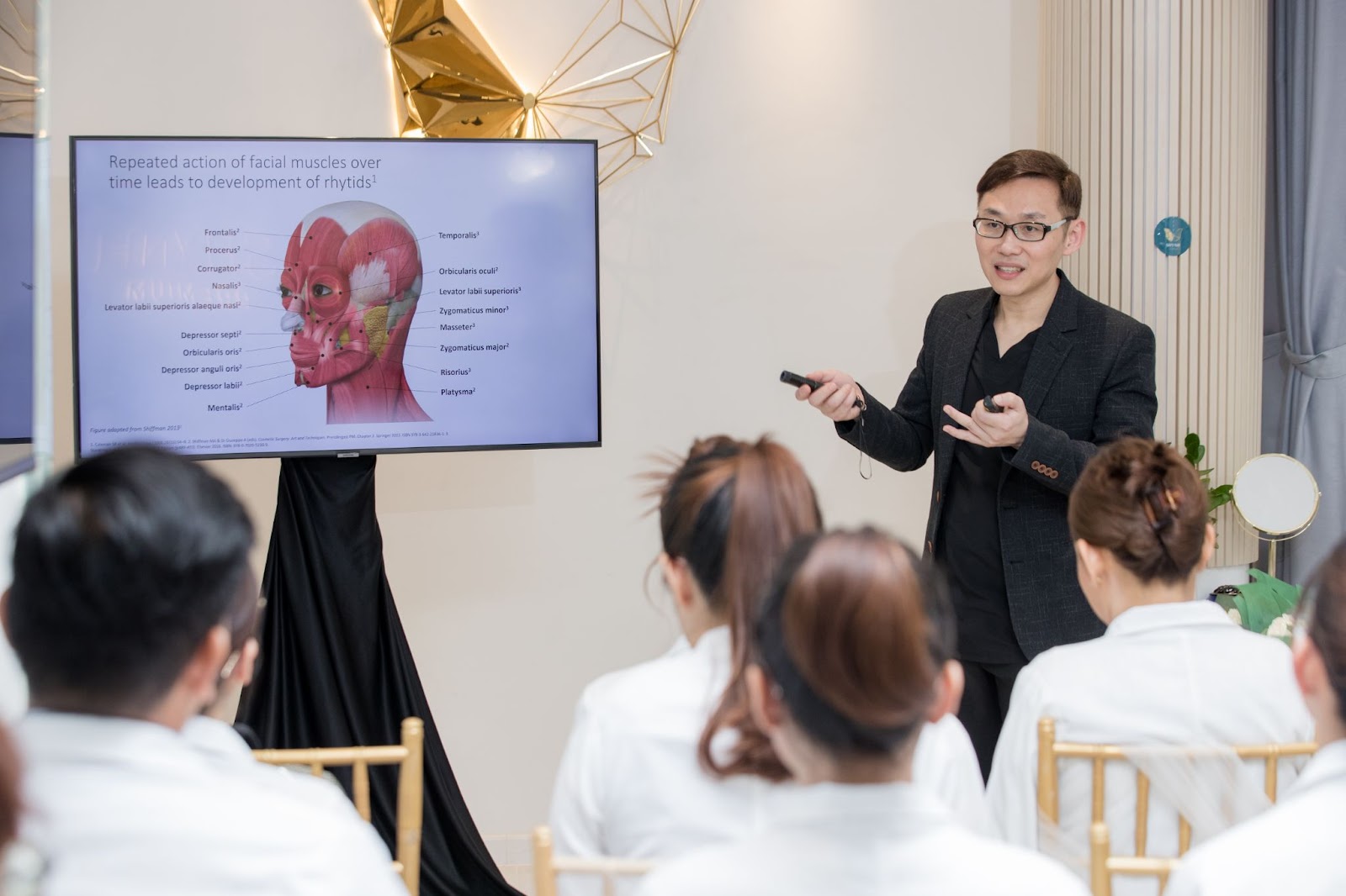 Shynh Premium tiếp tục nhận giải thưởng toàn cầu về liệu pháp dưỡng da sinh học Profhilo từ NeoAsia  - 4