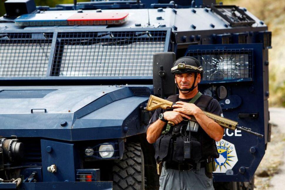 Cảnh sát Kosovo làm nhiệm vụ ở khu vực xảy ra đọ súng.