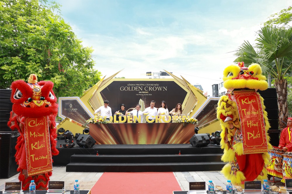 “Nghi thức rót vàng” là điểm nhấn ấn tượng của sự kiện ra mắt căn hộ mẫu Golden Crown Hai Phong