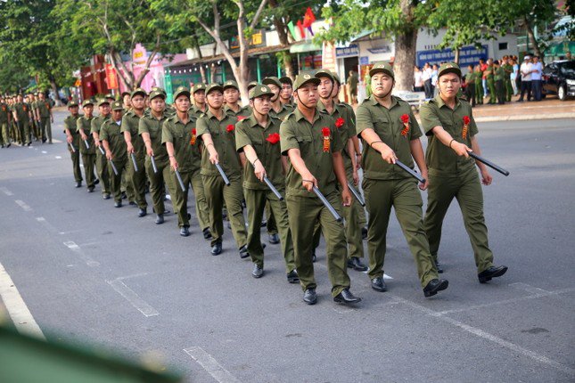 Ra mắt lực lượng bảo vệ an ninh trật tự cơ sở: Hỗ trợ công an, giữ vững an ninh