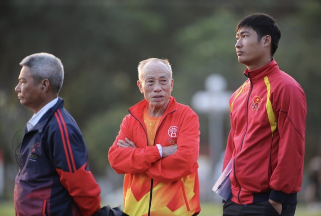 Tượng đài marathon Việt Nam Bùi Lương đã yên nghỉ (ảnh Như Ý)