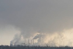 Thế giới - Nhóm máy bay không người lái ồ ạt tấn công nhà máy luyện kim Nga