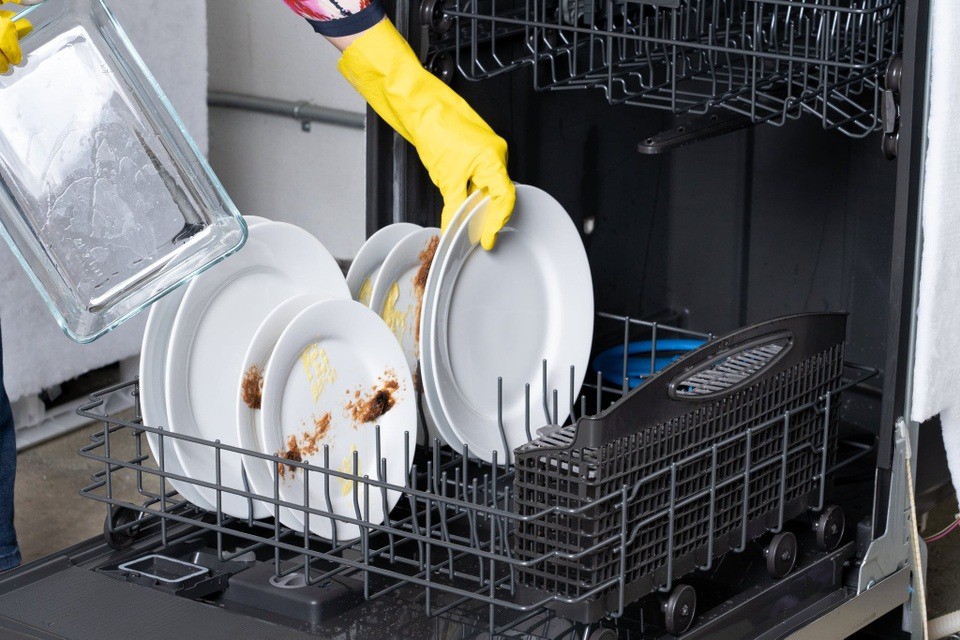 Máy rửa bát đĩa có sạch hơn người làm? - 1