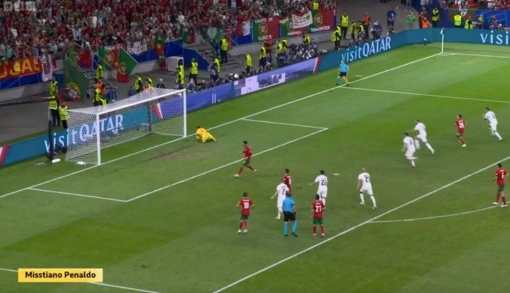 Đài BBC đã có động thái thiếu tôn trọng Ronaldo với dòng chữ "Misstiano Penaldo" khi đang bình luận trận đấu Bồ Đào Nha vs Slovenia tại vòng 1/8 Euro 2024