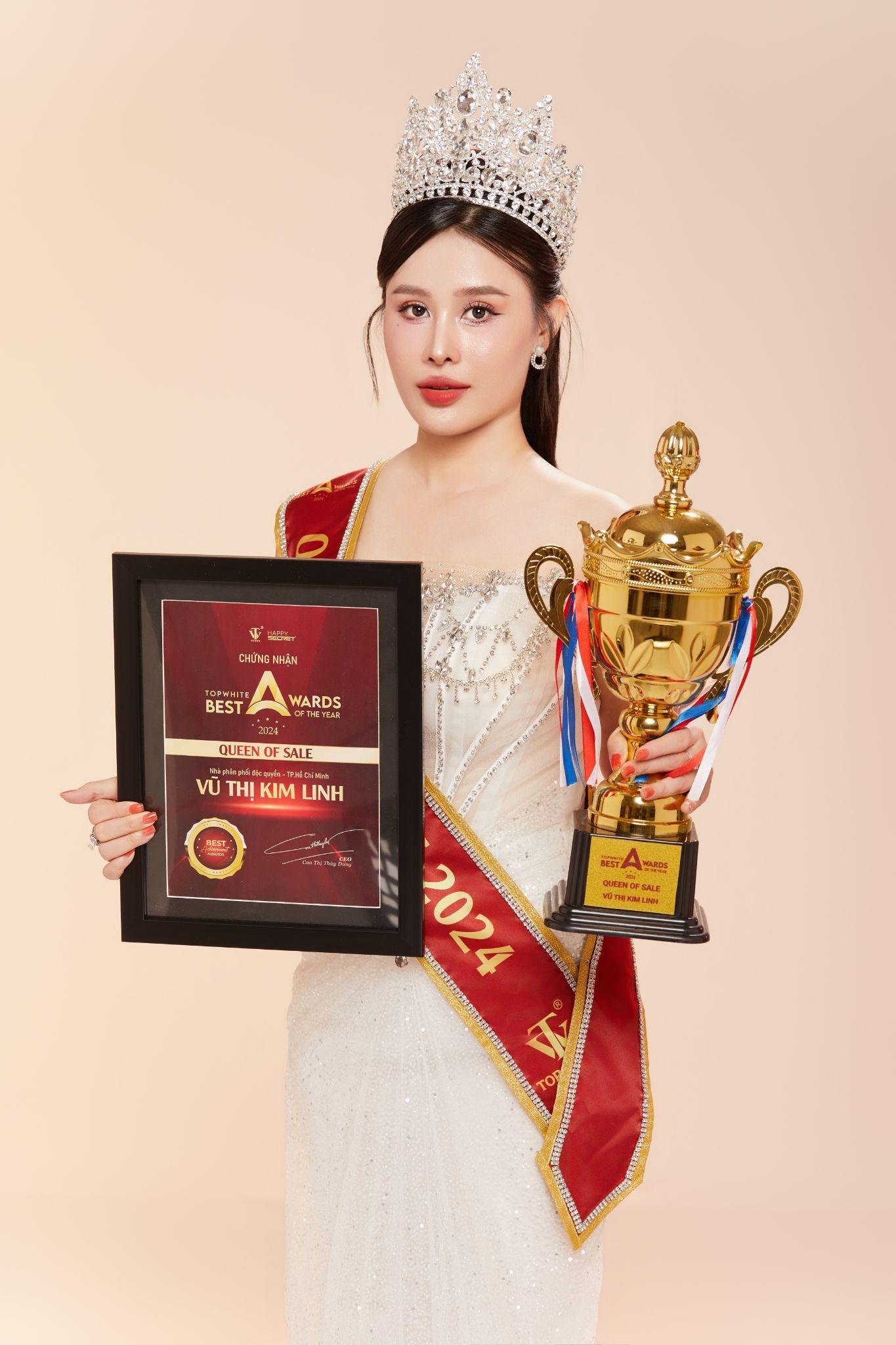 Nữ hoàng Sale Top White 2024 Vũ Thị Kim Linh.