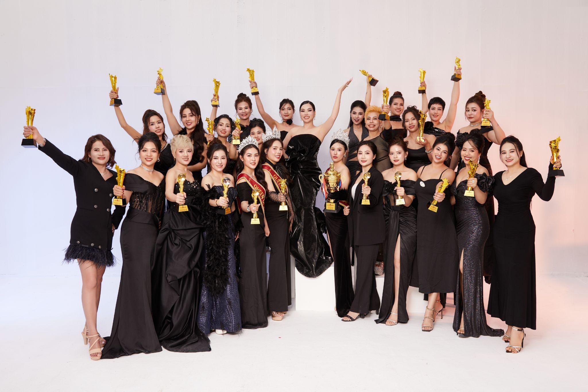 CEO Cao Thị Thùy Dung và các NPP Top White.