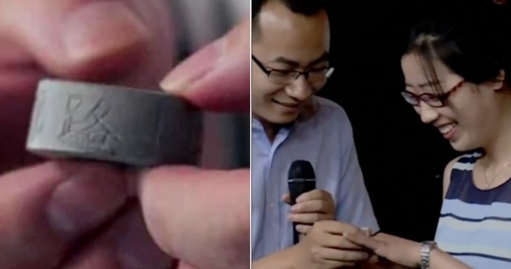 Anh Yao Guoyou cầu hôn bạn gái bằng nhẫn xi măng. Ảnh: SCMP