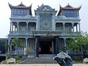 Kinh doanh - Độc đáo 'cung điện' ở Ninh Bình làm từ nghìn m3 đá xanh, xây 14 năm mới xong