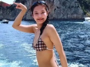Thời trang - Jennie (BlackPink) mặc bikini gây sốt