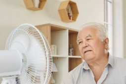Sức khỏe đời sống - Tác hại 'kinh khủng' của việc dùng quạt điện thổi trực tiếp vào người