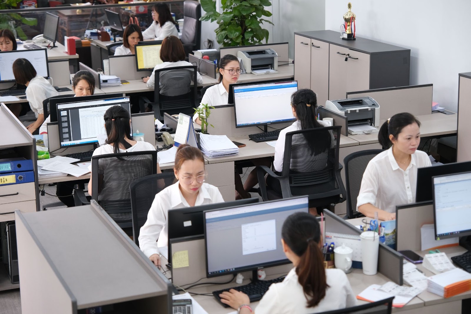 Forever mở rộng thị trường kinh doanh kể cả online và offline&nbsp;