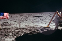 Thế giới - Nga xóa bỏ đồn đoán hàng thập kỷ về việc Mỹ đưa người lên Mặt trăng