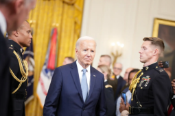 Nhà Trắng lên tiếng tin ông Biden cân nhắc rời cuộc đua tổng thống