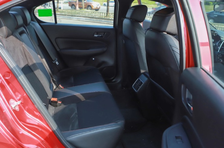 Thích sedan hạng B, nên chọn mua Toyota Vios hay Honda City? - 10