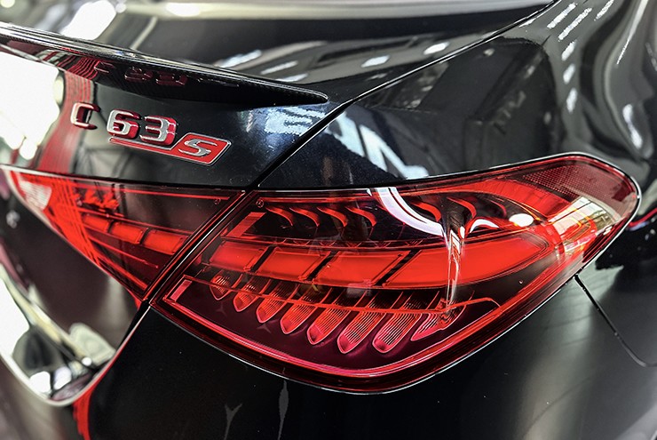 Mercedes-AMG C63 S E Performance đầu tiên có mặt tại Việt Nam, giá bán từ 4,9 tỷ đồng - 6