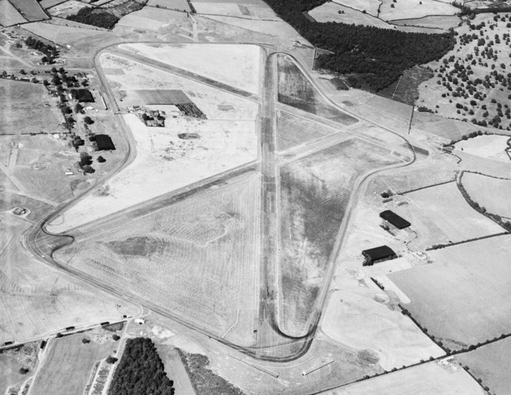 Từ sân bay trong Thế chiến thứ 2 thành đường đua F1