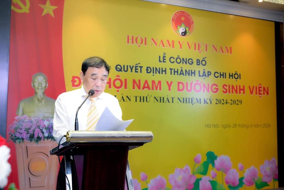 TTND.GS.TS Trương Việt Bình- Chủ tịch Hội Nam Y Việt Nam phát biểu tại Đại hội