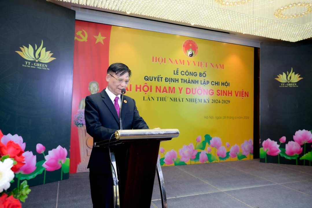 Lương y Đỗ Sơn Hà – Tổng Thư ký Hội Nam Y Việt Nam phát biểu tại Đại hội