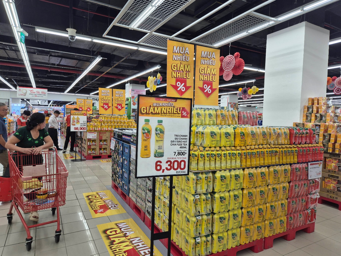 Một số sản phẩm giảm giá sâu khi khách hàng thành viên có hóa đơn đủ điều kiện