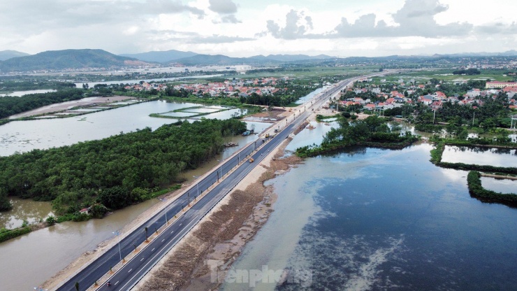 Cầu Bến Rừng thông xe: Nối liền vùng duyên hải, thúc đẩy kinh tế