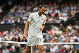 Wimbledon ngày 5: Raducanu tiếp tục thăng hoa, Dimitrov đả bại Monfils