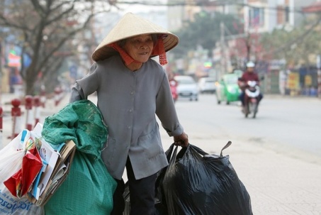 Người cao tuổi không có lương hưu được hưởng trợ cấp xã hội mới cao hơn