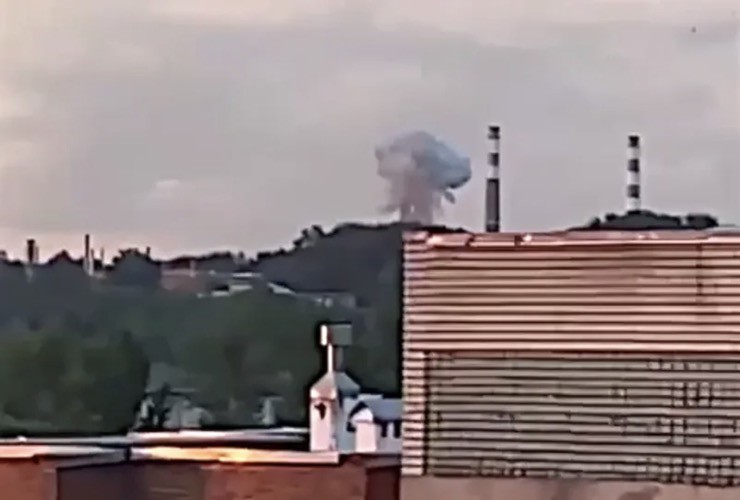 Khoảnh khắc UAV tự sát tập kích nhà máy thuốc súng Nga hôm 4/7.