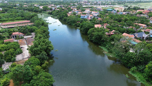 Ô nhiễm sông Châu Giang đe dọa nguồn nước sạch cho hàng nghìn hộ dân